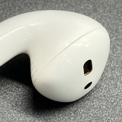 【中古】AirPods with Charging Case MV7N2J/A【秋葉原】