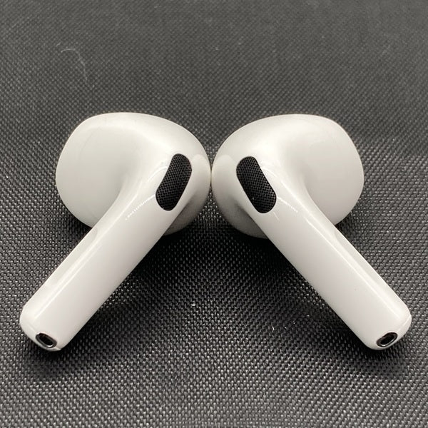 【中古】AirPods 4 MXP63J/A【日本橋】