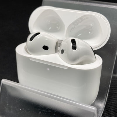 【中古】AirPods 4 MXP93J/A（アクティブノイズキャンセリング搭載）【秋葉原】