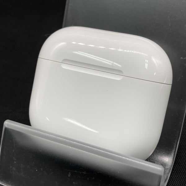 【中古】AirPods 4 MXP93J/A（アクティブノイズキャンセリング搭載）【秋葉原】