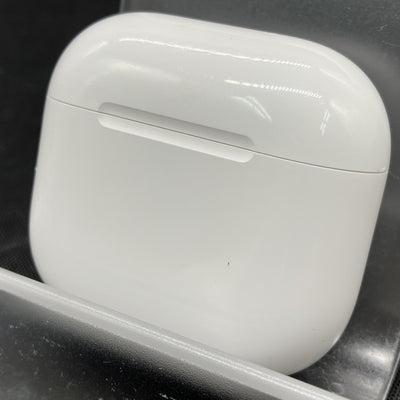 【中古】AirPods 4 MXP63J/A【秋葉原】