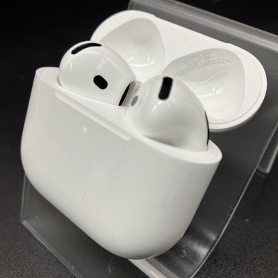 【中古】AirPods 4 MXP93J/A（アクティブノイズキャンセリング搭載）【秋葉原】