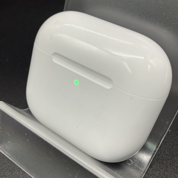 【中古】AirPods 4 MXP93J/A（アクティブノイズキャンセリング搭載）【秋葉原】