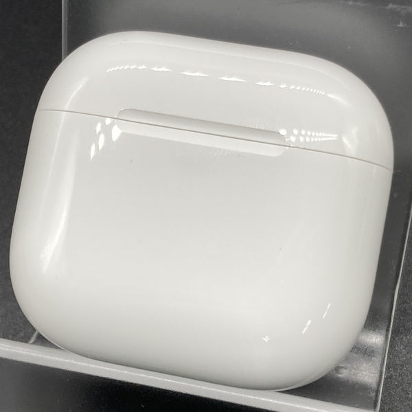 【中古】AirPods 4 MXP93J/A（アクティブノイズキャンセリング搭載）【秋葉原】
