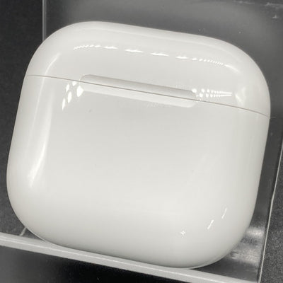 【中古】AirPods 4 MXP93J/A（アクティブノイズキャンセリング搭載）【秋葉原】
