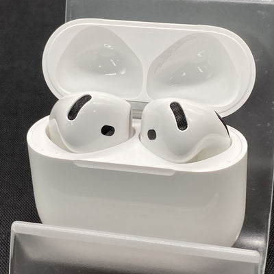 【中古】AirPods 4 MXP93J/A（アクティブノイズキャンセリング搭載）【秋葉原】
