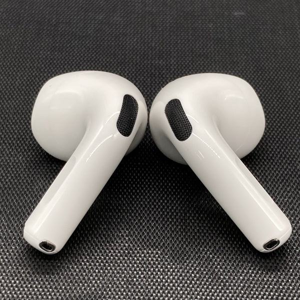 【中古】AirPods 4 MXP93J/A（アクティブノイズキャンセリング搭載）【秋葉原】