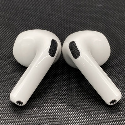 【中古】AirPods 4 MXP93J/A（アクティブノイズキャンセリング搭載）【秋葉原】