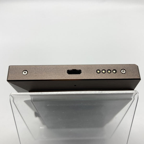 【中古】AK380 256GB メテオリックチタン【AK380-256GB-MT】【秋葉原】