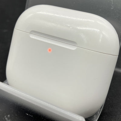 【中古】AirPods 4 MXP93J/A（アクティブノイズキャンセリング搭載）【秋葉原】