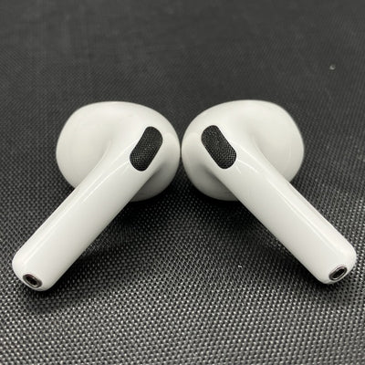 【中古】AirPods 4 MXP93J/A（アクティブノイズキャンセリング搭載）【秋葉原】
