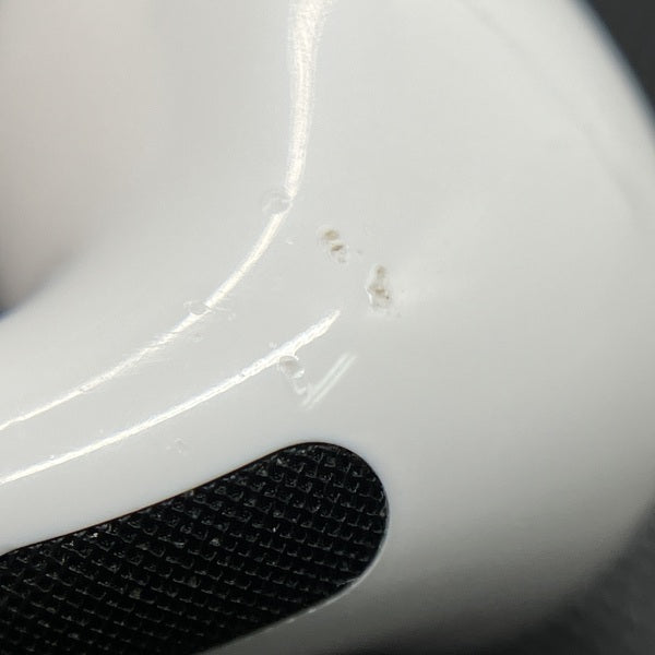 【中古】AirPods 4 MXP93J/A（アクティブノイズキャンセリング搭載）【秋葉原】