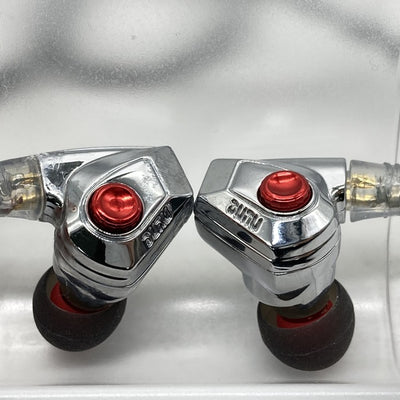 【中古】TITAN S2【日本橋】