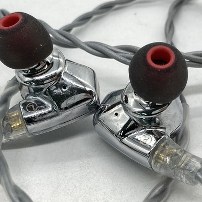 【中古】TITAN S2【日本橋】