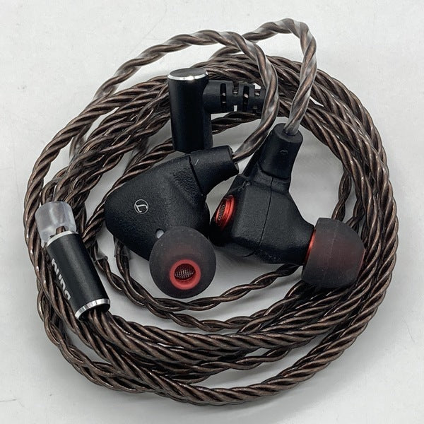 【中古】TITAN S ブラック【秋葉原】