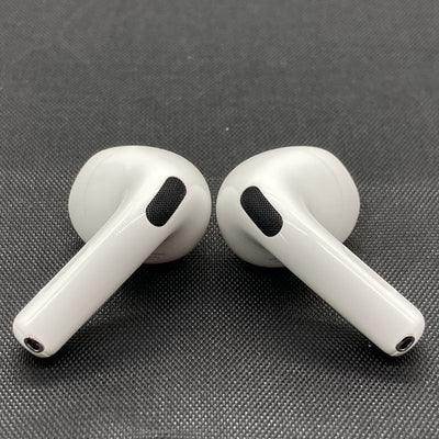 【中古】AirPods 4 MXP93J/A（アクティブノイズキャンセリング搭載）【日本橋】