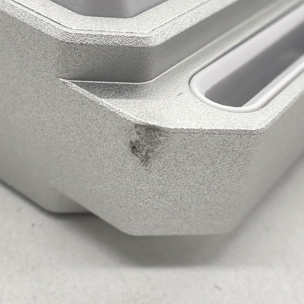 【中古】R4 - Silver【秋葉原】
