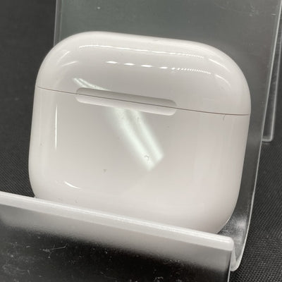 【中古】AirPods 4 MXP93J/A（アクティブノイズキャンセリング搭載）【秋葉原】
