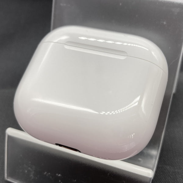 【中古】AirPods 4 MXP93J/A（アクティブノイズキャンセリング搭載）【秋葉原】