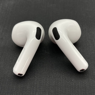 【中古】AirPods 4 MXP93J/A（アクティブノイズキャンセリング搭載）【秋葉原】