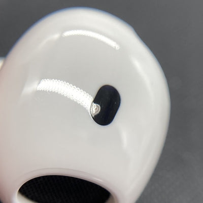 【中古】AirPods 4 MXP93J/A（アクティブノイズキャンセリング搭載）【秋葉原】