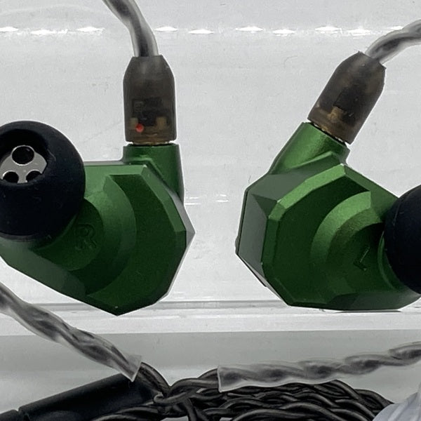 Campfire Audio 【中古】ANDROMEDA 【CAM-4808】B-Stock【秋葉原