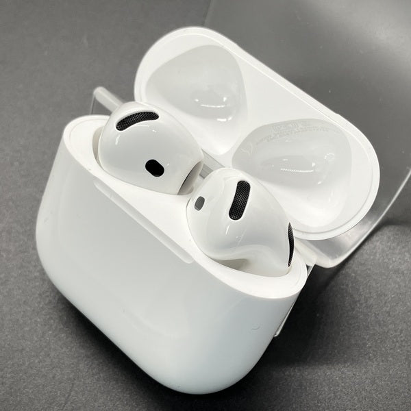 【中古】AirPods 4 MXP93J/A（アクティブノイズキャンセリング搭載）【秋葉原】
