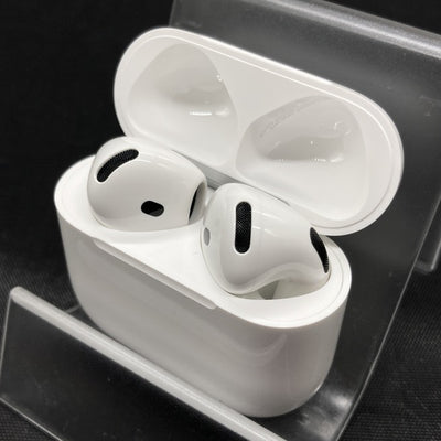 【中古】AirPods 4 MXP93J/A（アクティブノイズキャンセリング搭載）【秋葉原】