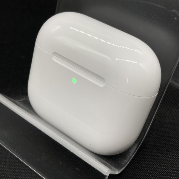 【中古】AirPods 4 MXP93J/A（アクティブノイズキャンセリング搭載）【秋葉原】
