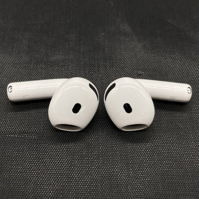 【中古】AirPods 4 MXP93J/A（アクティブノイズキャンセリング搭載）【秋葉原】