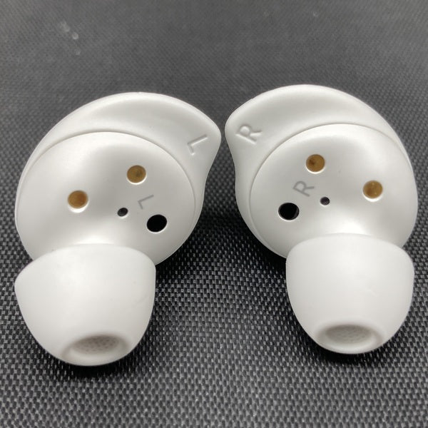 【中古】Galaxy Buds FE ホワイト 【SM-R400NZWAXJP】【秋葉原】
