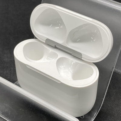 【中古】AirPods 4 （ANC）ワイヤレス充電ケース【秋葉原】