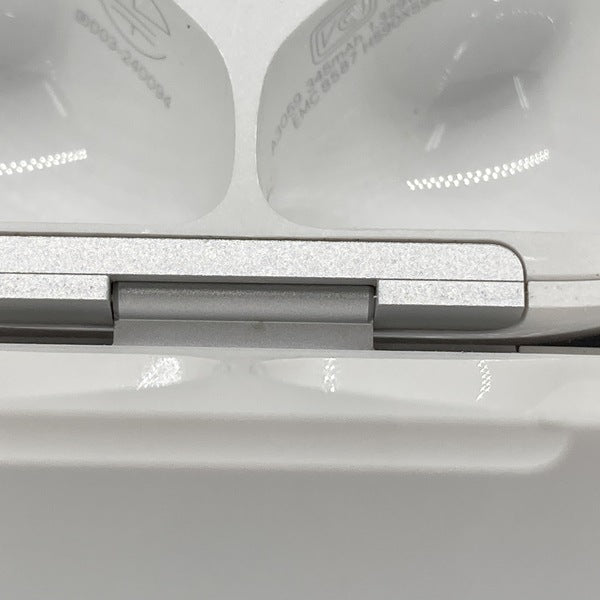 【中古】AirPods 4 （ANC）ワイヤレス充電ケース【秋葉原】