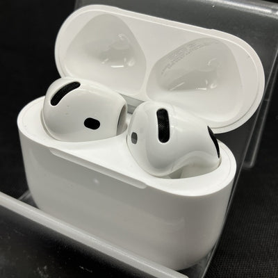 【中古】AirPods 4 MXP93J/A（アクティブノイズキャンセリング搭載）【日本橋】