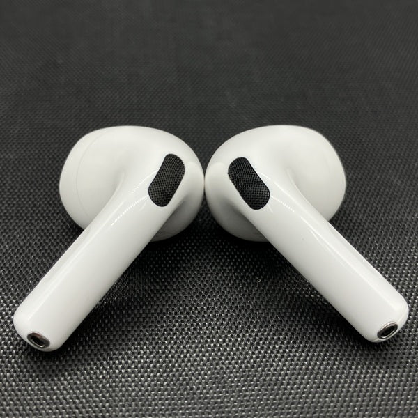 【中古】AirPods 4 MXP93J/A（アクティブノイズキャンセリング搭載）【日本橋】