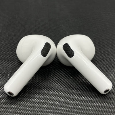 【中古】AirPods 4 MXP93J/A（アクティブノイズキャンセリング搭載）【日本橋】