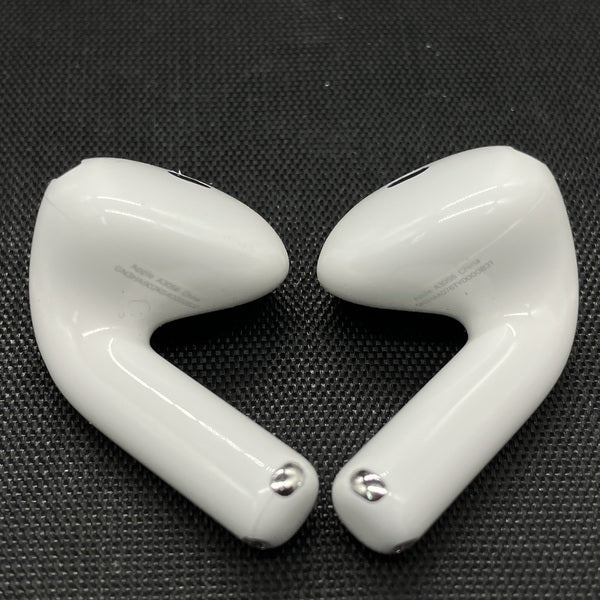 【中古】AirPods 4 MXP93J/A（アクティブノイズキャンセリング搭載）【日本橋】