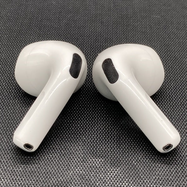 【中古】AirPods 4 MXP93J/A（アクティブノイズキャンセリング搭載）【秋葉原】