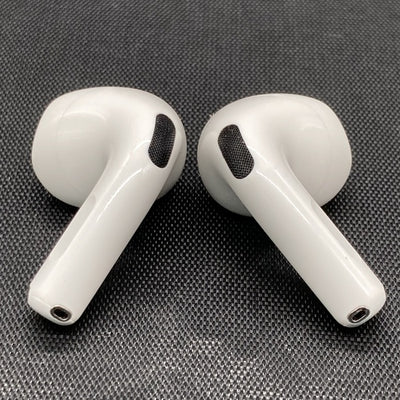 【中古】AirPods 4 MXP93J/A（アクティブノイズキャンセリング搭載）【秋葉原】