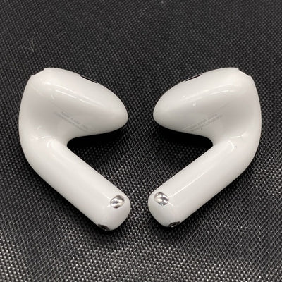 【中古】AirPods 4 MXP93J/A（アクティブノイズキャンセリング搭載）【秋葉原】