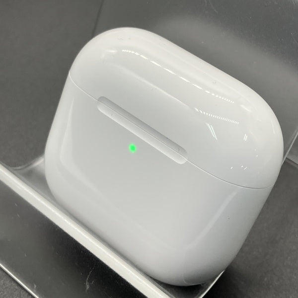 【中古】AirPods 4 MXP93J/A（アクティブノイズキャンセリング搭載）【秋葉原】