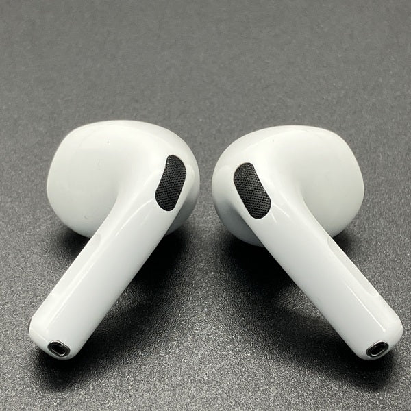【中古】AirPods 4 MXP93J/A（アクティブノイズキャンセリング搭載）【秋葉原】