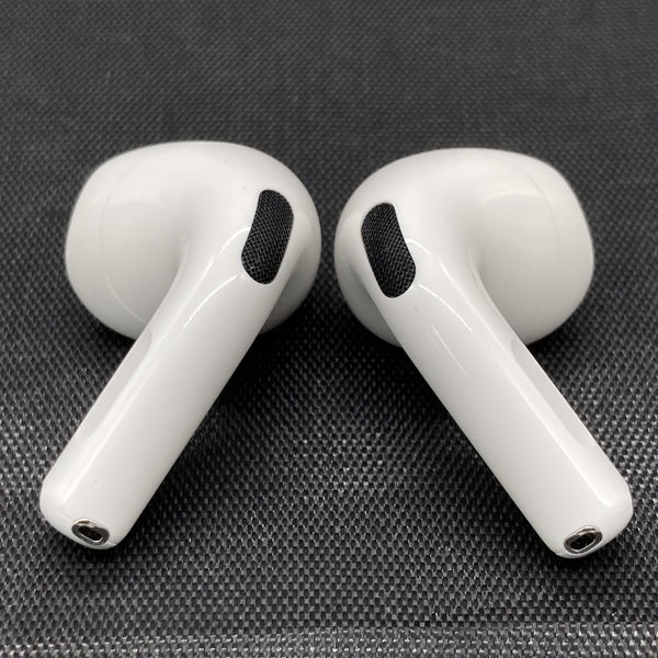 【中古】AirPods 4 MXP93J/A（アクティブノイズキャンセリング搭載）【秋葉原】