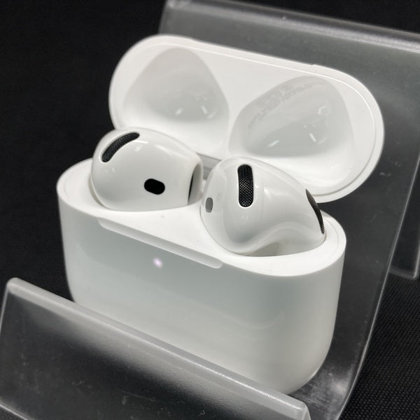 【中古】AirPods 4 MXP93J/A（アクティブノイズキャンセリング搭載）【秋葉原】