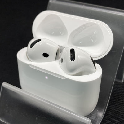 【中古】AirPods 4 MXP93J/A（アクティブノイズキャンセリング搭載）【秋葉原】