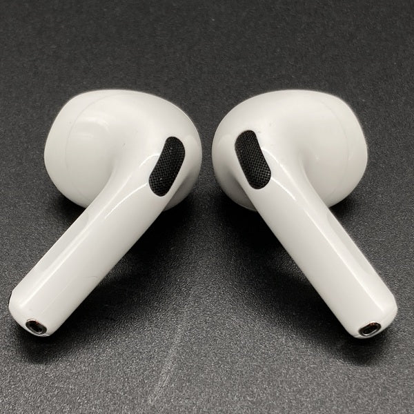 【中古】AirPods 4 MXP93J/A（アクティブノイズキャンセリング搭載）【秋葉原】