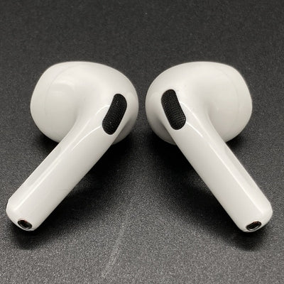 【中古】AirPods 4 MXP93J/A（アクティブノイズキャンセリング搭載）【秋葉原】