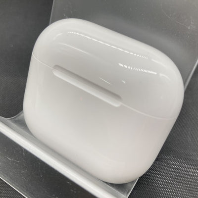 【中古】AirPods 4 MXP93J/A（アクティブノイズキャンセリング搭載）【秋葉原】