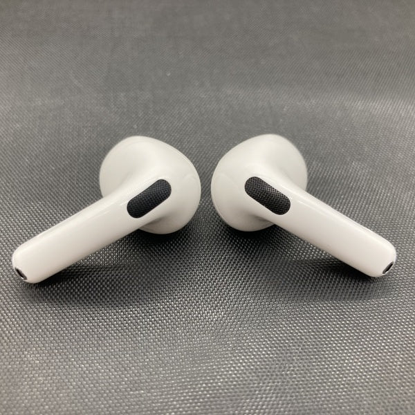 【中古】AirPods 4 MXP93J/A（アクティブノイズキャンセリング搭載）【秋葉原】