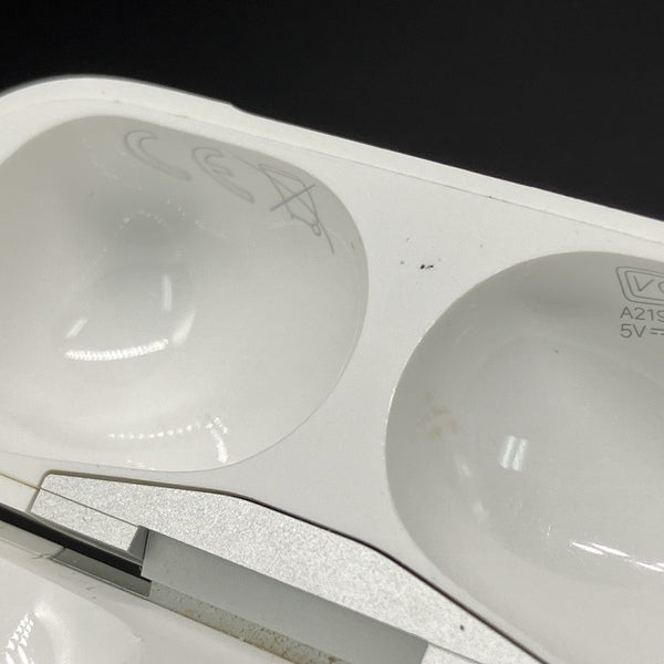 Apple 【中古】AirPods Pro 充電ケース【秋葉原】 – e☆イヤホン
